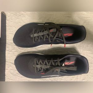 Men’s shoes, Altra Escalante, black, size 13